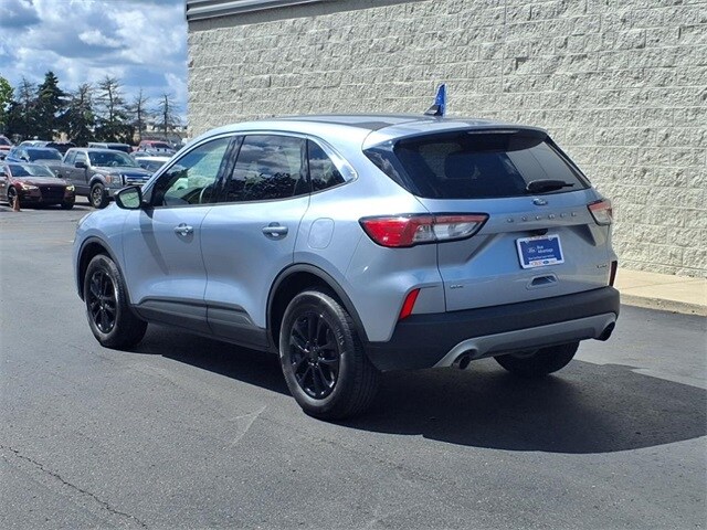 2022 Ford Escape SE photo 4