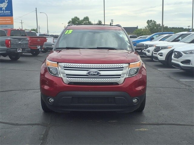 2013 Ford Explorer XLT photo 2