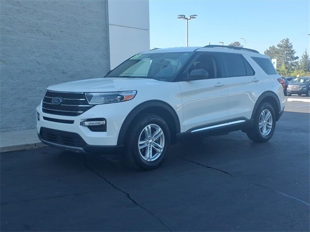 2023 Ford Explorer XLT photo 2