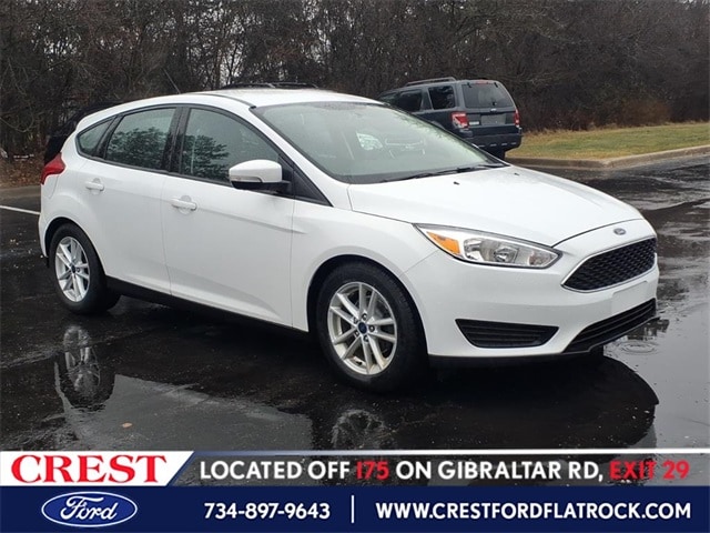2016 Ford Focus SE's photo