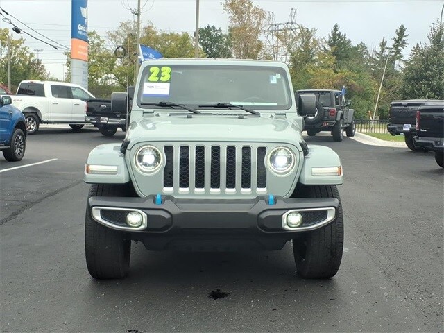 2023 Jeep Wrangler Sahara 4xe photo 2