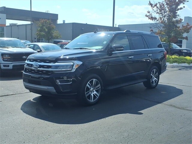 2024 Ford Expedition Limited photo 2