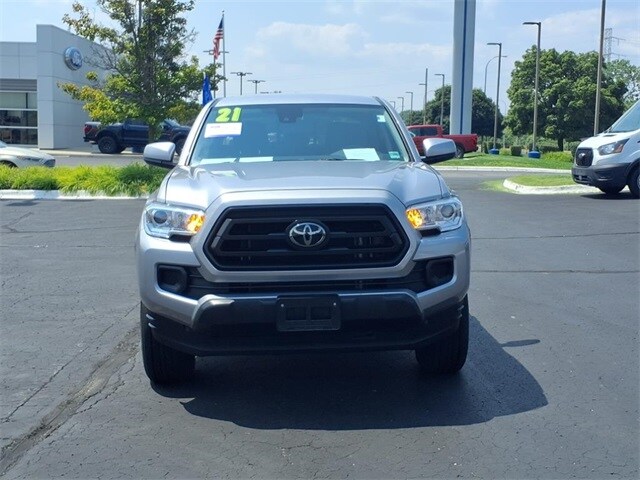 2021 Toyota Tacoma SR5 photo 2