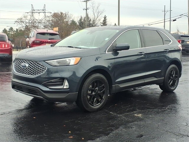 2024 Ford Edge SEL photo 2