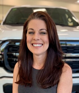 Staff member Candy Serra from ID_b41f688db578