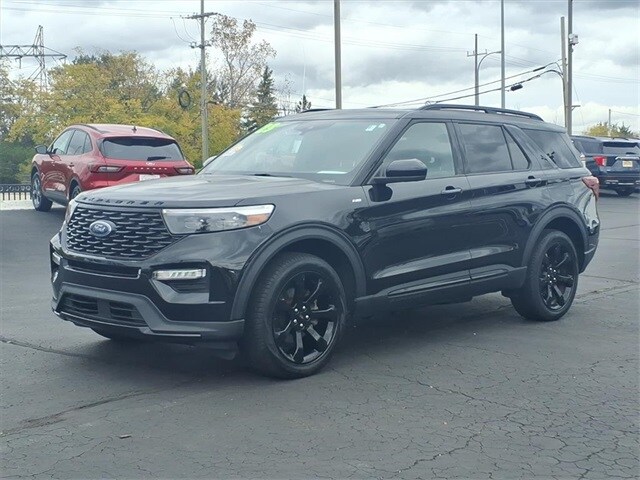 2023 Ford Explorer ST-Line photo 2