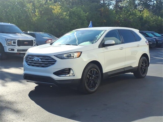 2022 Ford Edge SEL photo 3