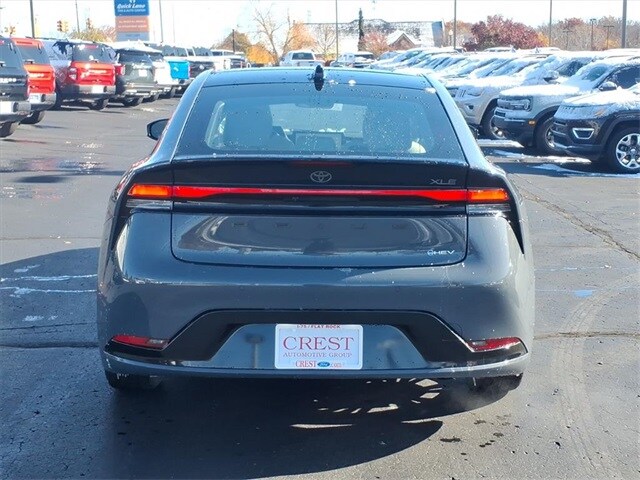 2023 Toyota Prius LE photo 4