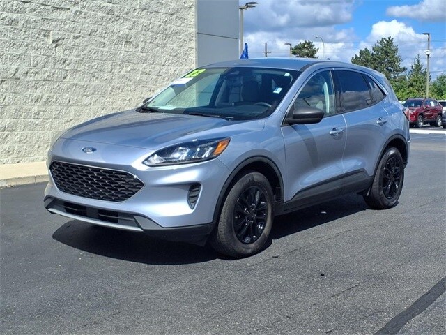 2022 Ford Escape SE photo 3