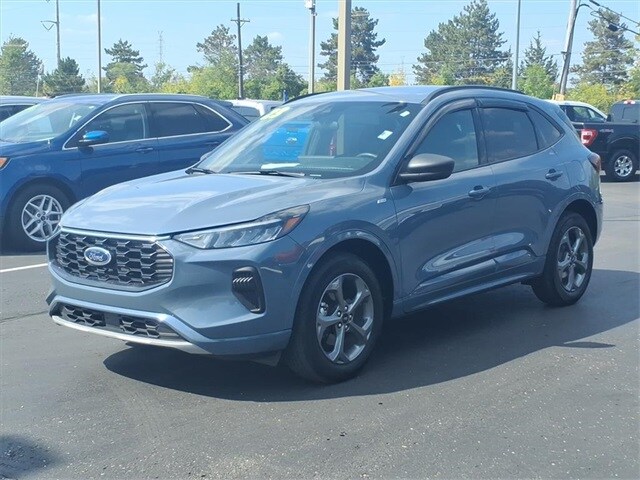 2023 Ford Escape ST-Line photo 3