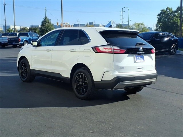 2022 Ford Edge SEL photo 4