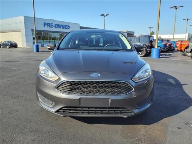 Used 2017 Ford Focus SE with VIN 1FADP3K23HL347089 for sale in Flat Rock, MI