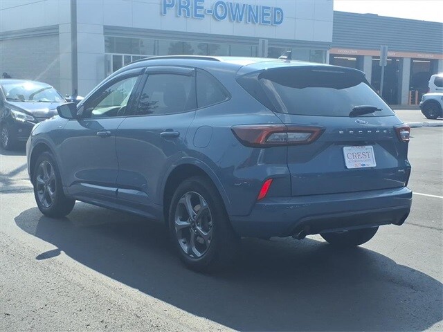 2023 Ford Escape ST-Line photo 4