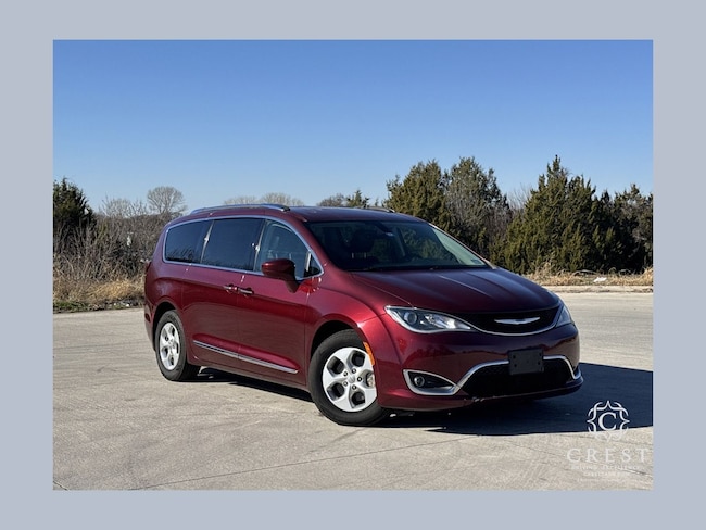 2017 Chrysler Pacifica Touring-L Plus Van