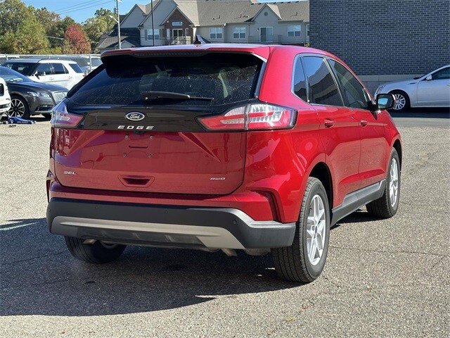 2022 Ford Edge SEL photo 3