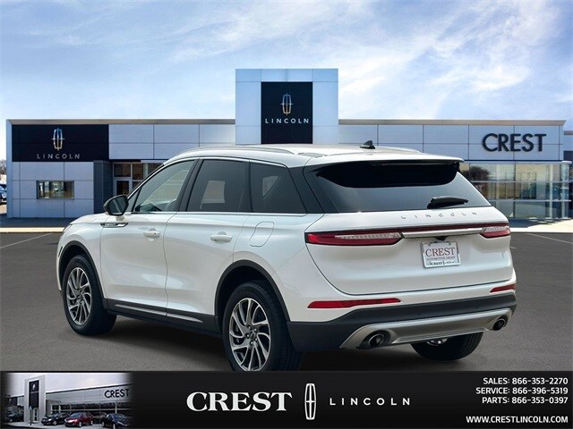 2022 Lincoln Corsair Standard photo 2