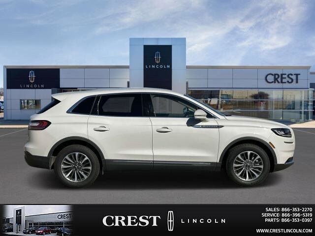 2021 Lincoln Nautilus Standard photo 2