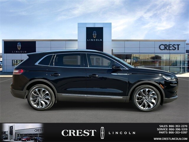 2022 Lincoln Nautilus Reserve photo 2