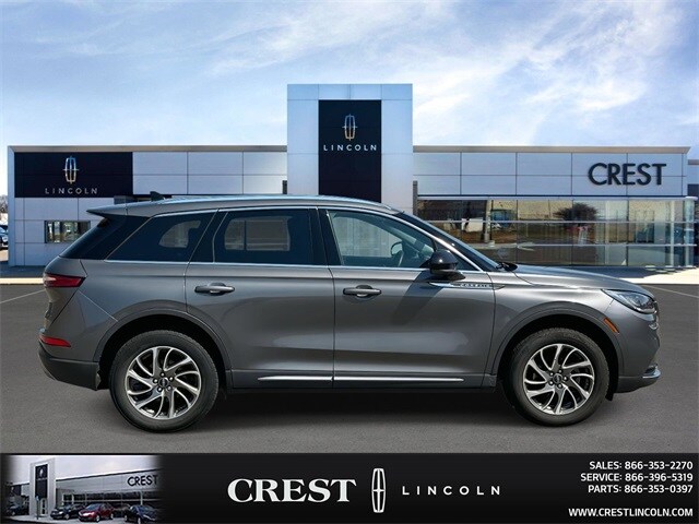 2022 Lincoln Corsair Standard photo 2