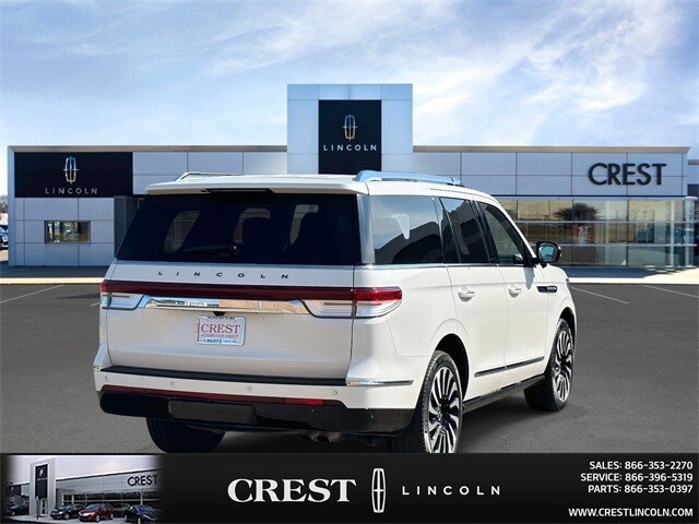 2022 Lincoln Navigator Black Label photo 3