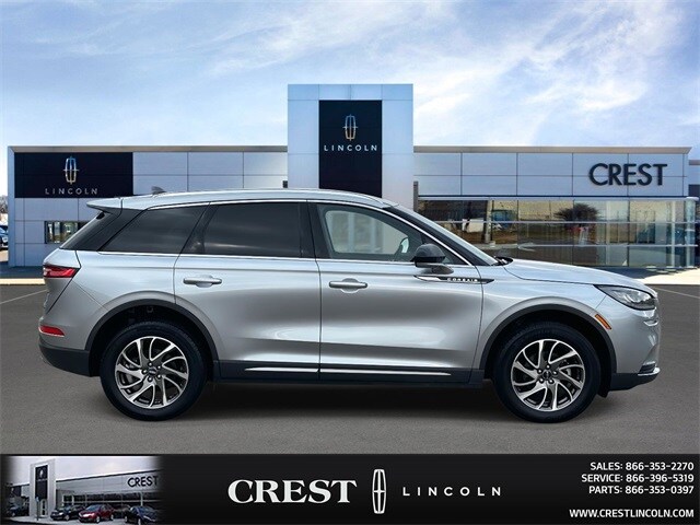 2022 Lincoln Corsair Standard photo 2