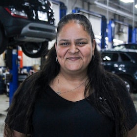 Staff member Jackie Bernard | fluent in Spanish from ID_1150c5deb45f