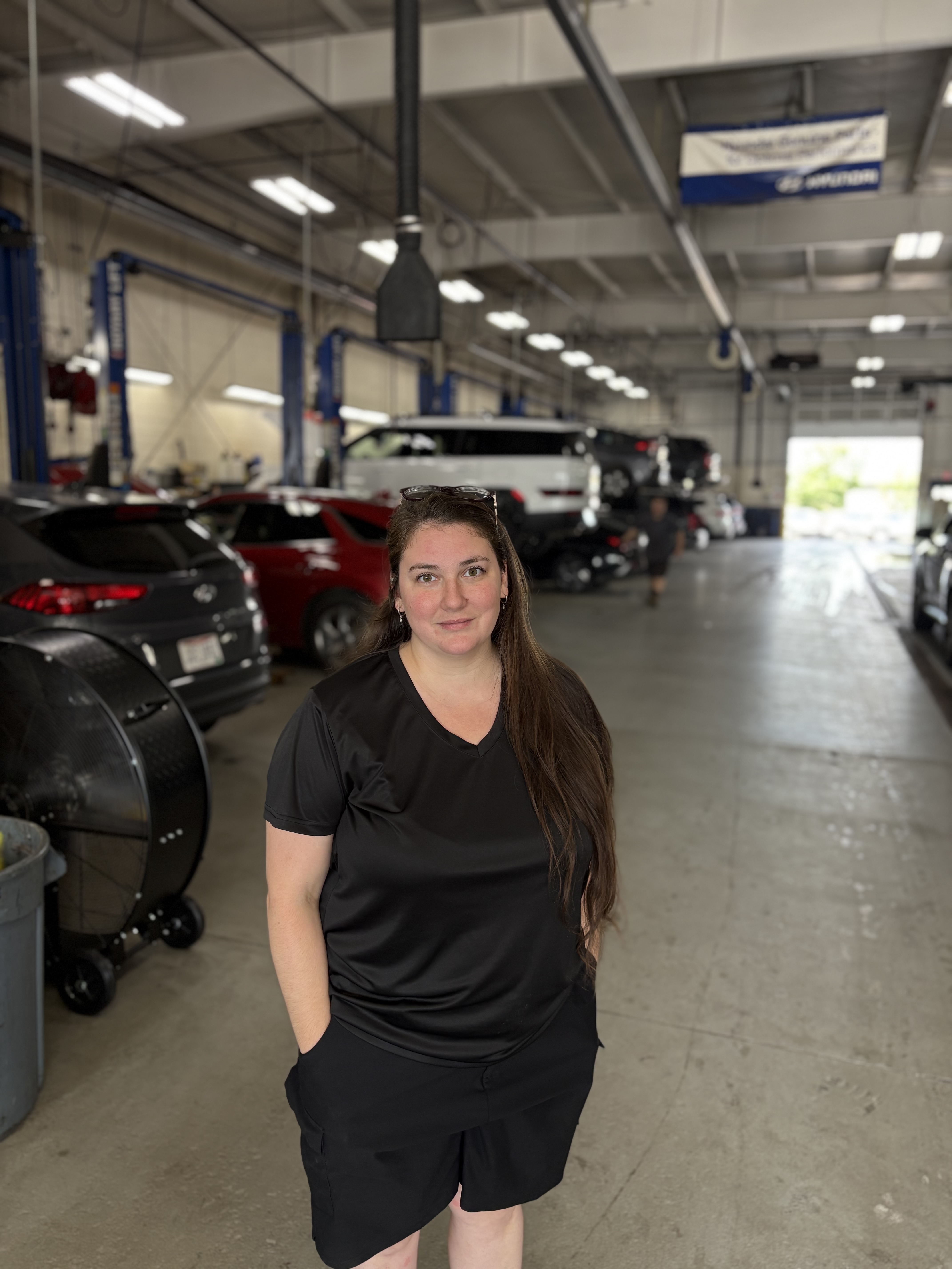 Staff member Lisa Murphy from ID_9dd885595095