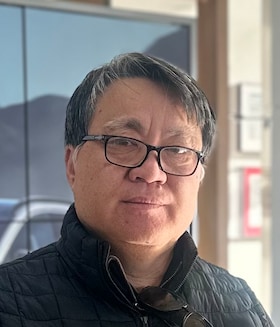 Staff member Joe Yun | fluent in Korean from ID_b5fe392e606e