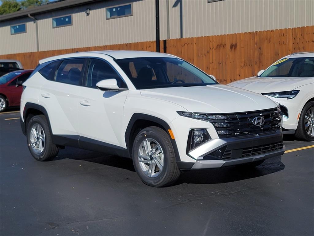 New 2025 Hyundai Tucson SE AWD SUV