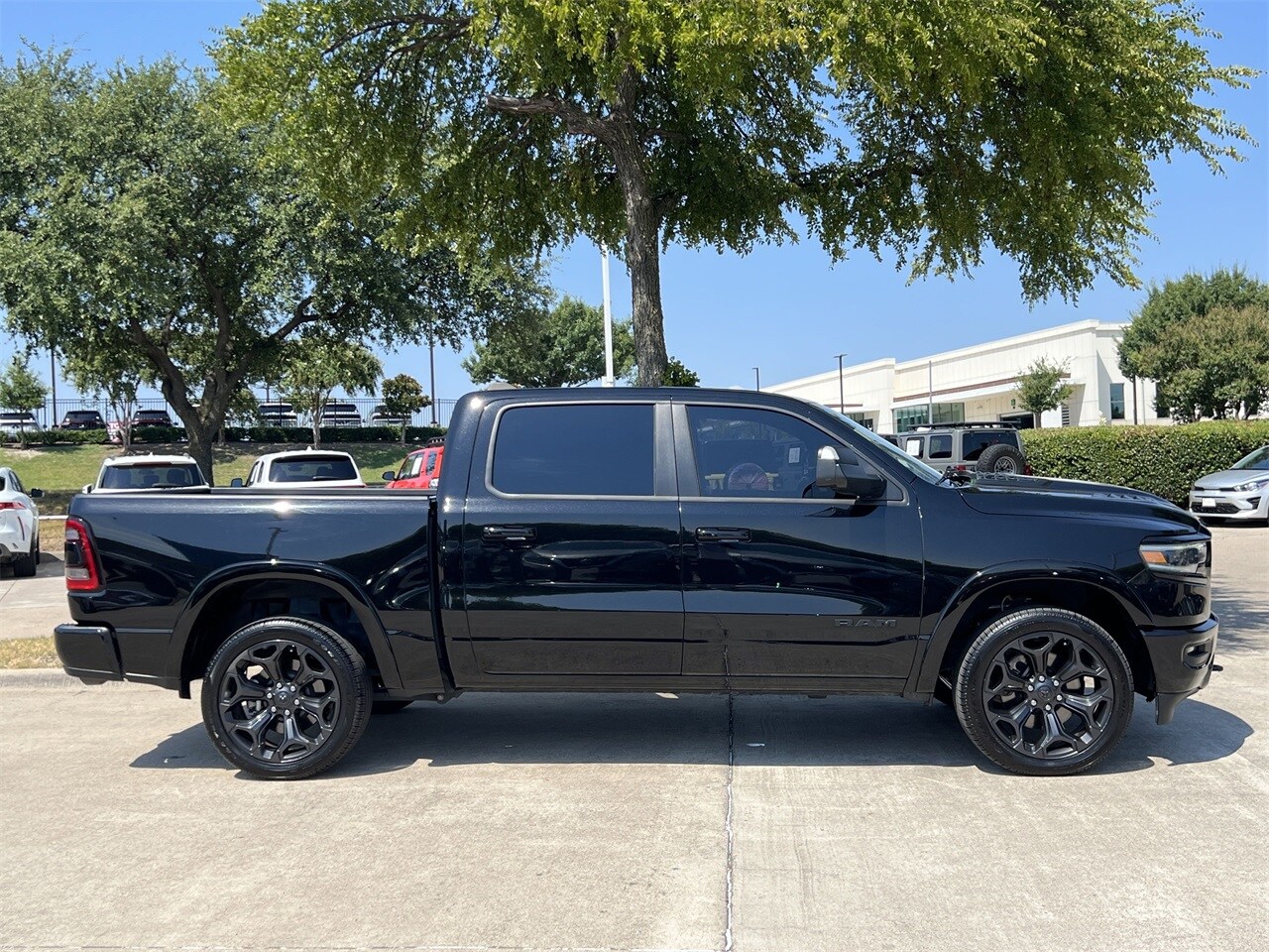 2023 Ram 1500 Limited photo 3