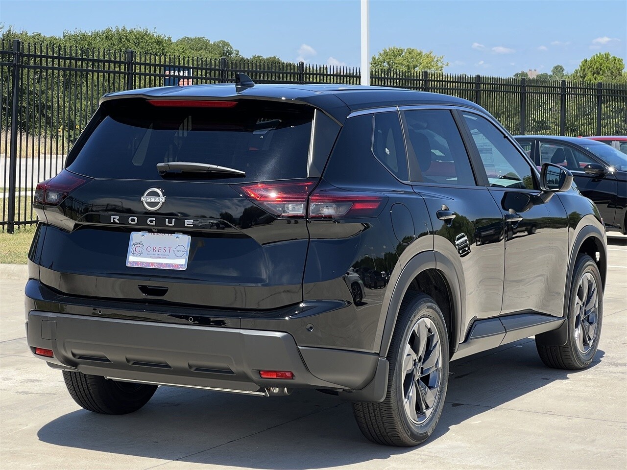 2026 Nissan Rogue SV photo 4
