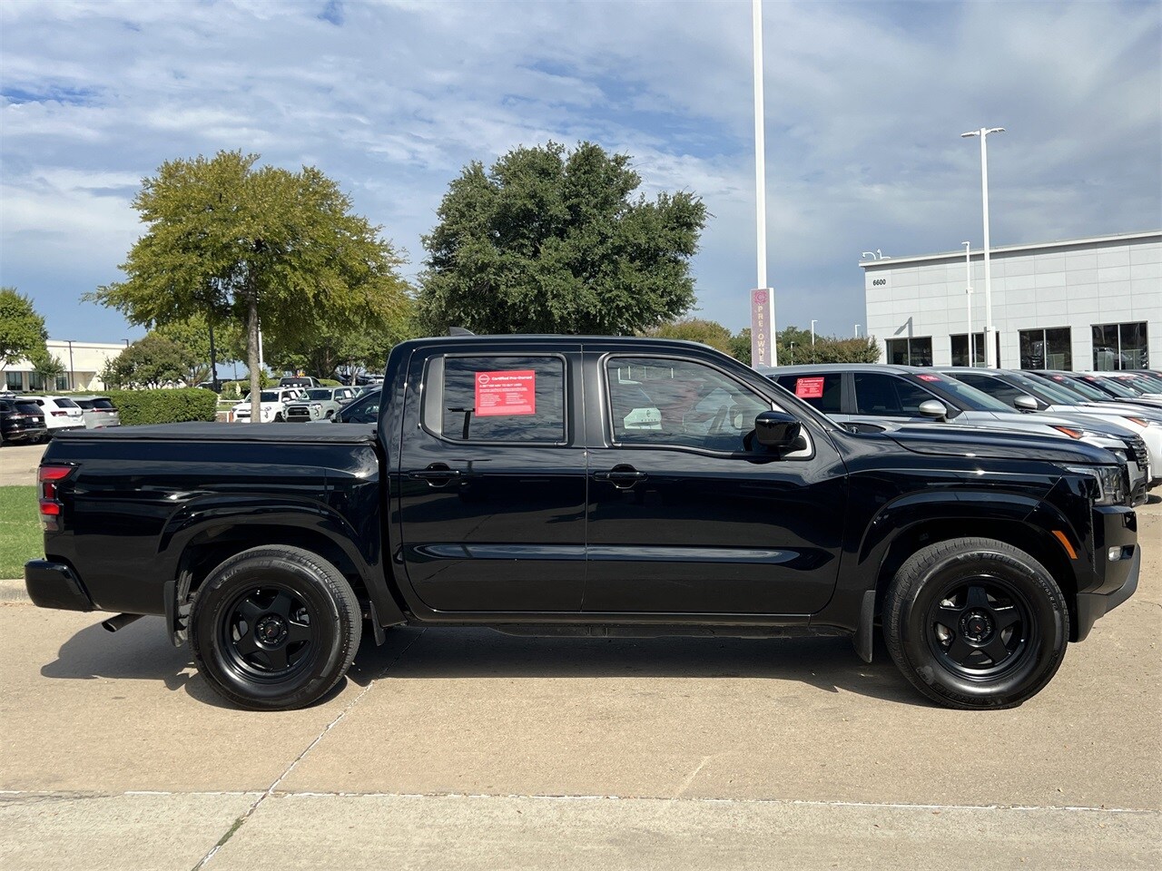 2024 Nissan Frontier SV photo 2