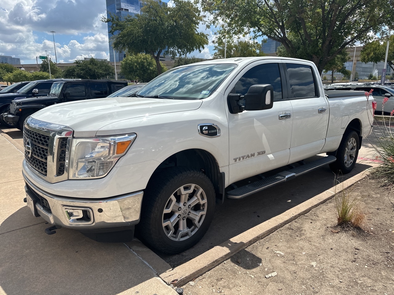 Used 2016 Nissan Titan XD SV with VIN 1N6BA1F26GN517737 for sale in Frisco, TX