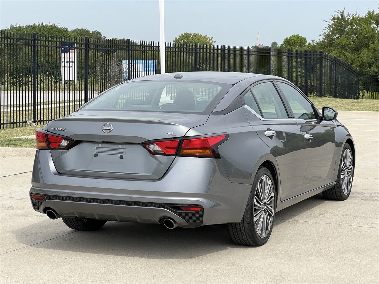 2023 Nissan Altima 2.5 SL photo 4