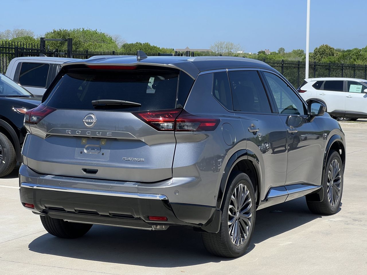 View vehicle photo 4