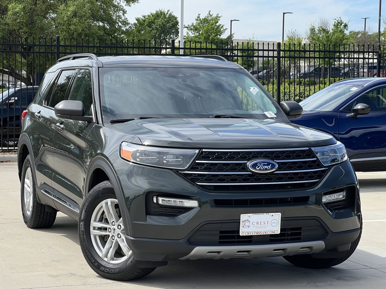 View vehicle photo 2