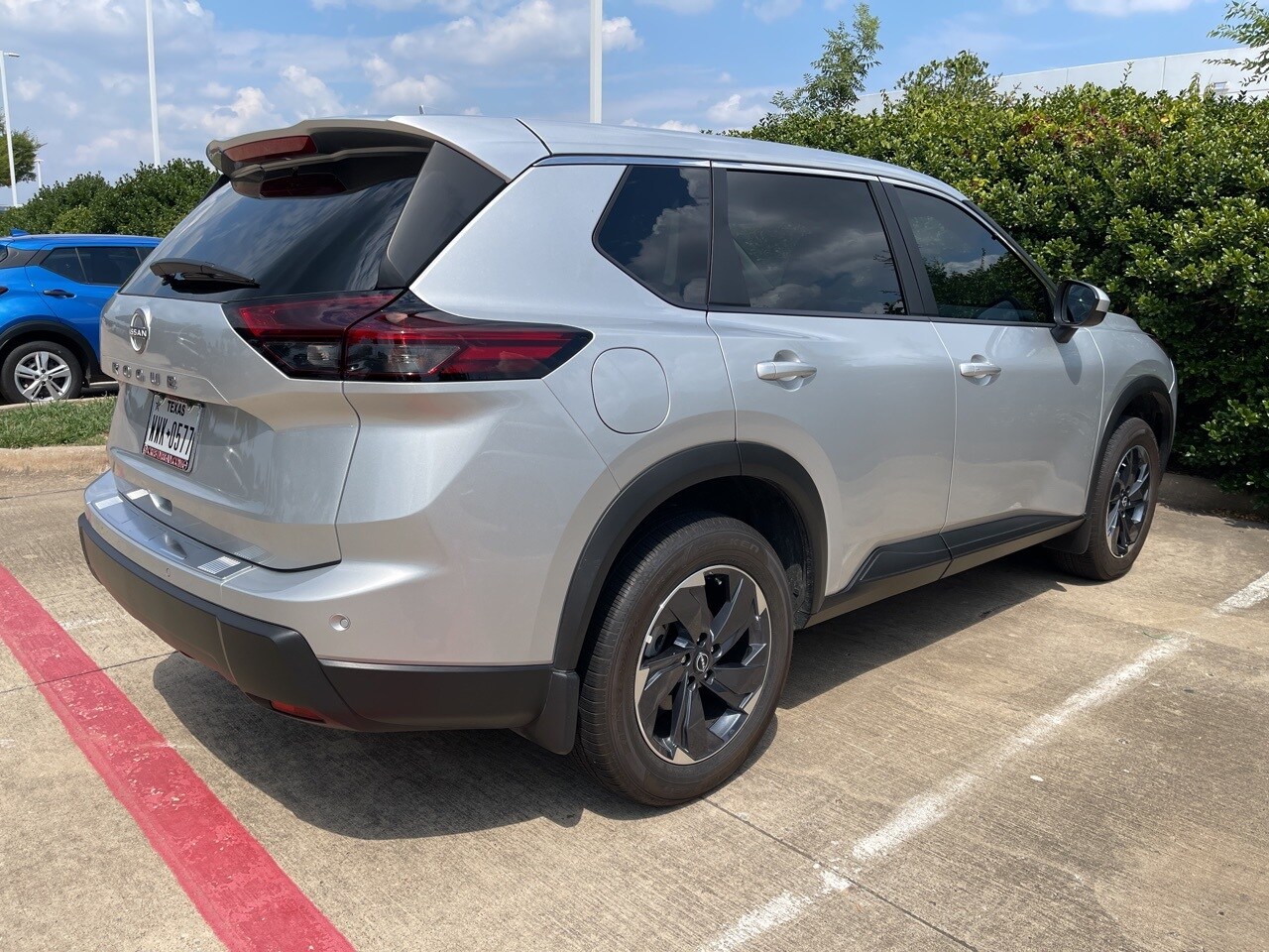 2025 Nissan Rogue SV photo 3