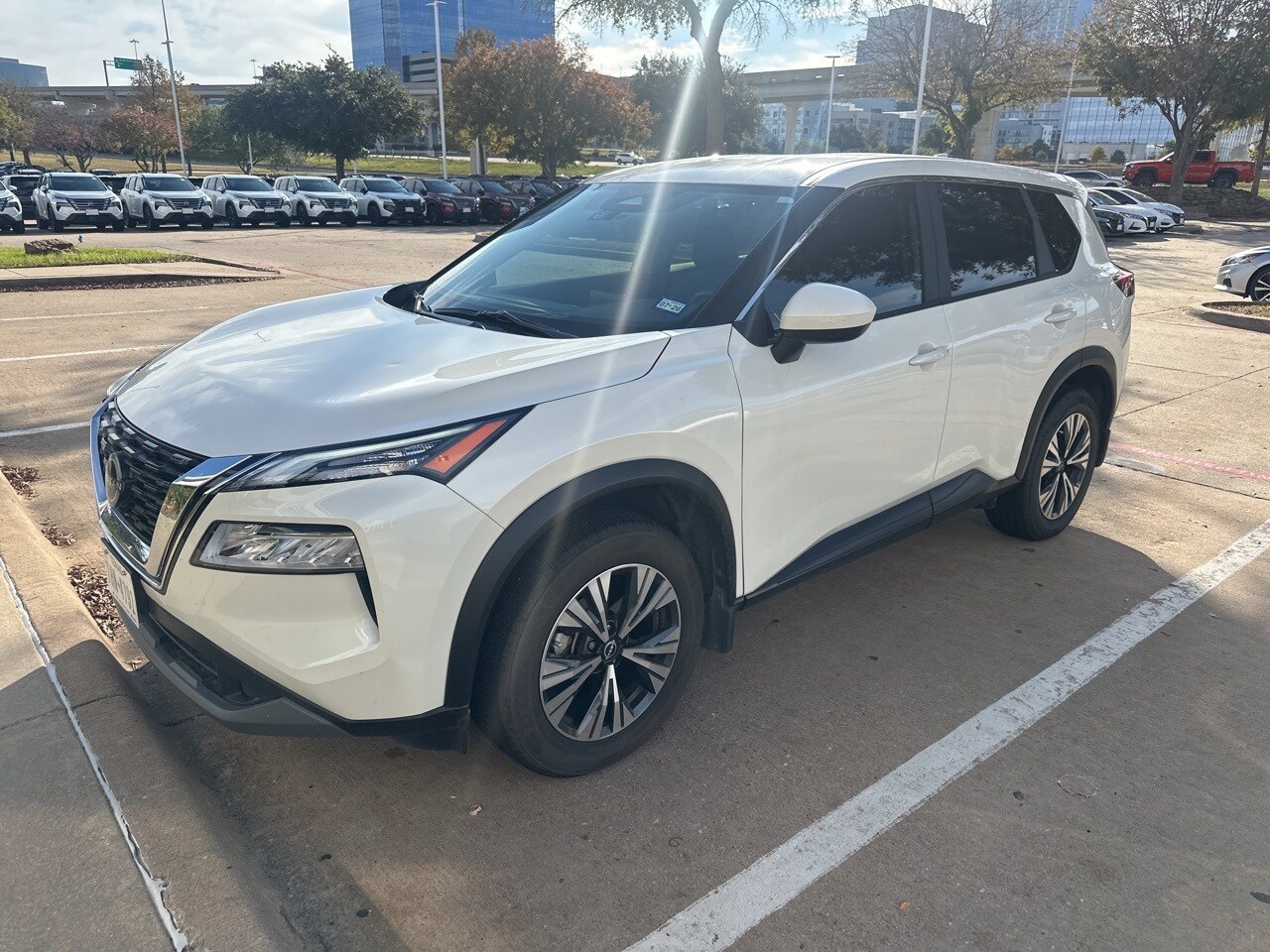 2023 Nissan Rogue SV photo 2