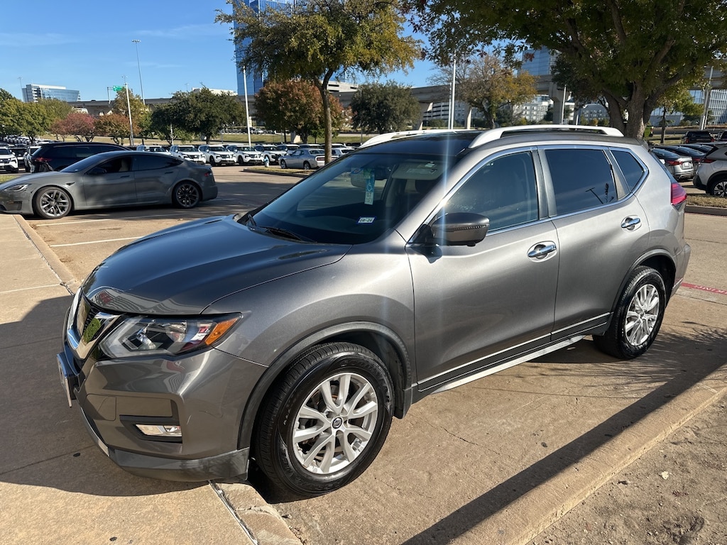 Used 2017 Nissan Rogue SV SUV