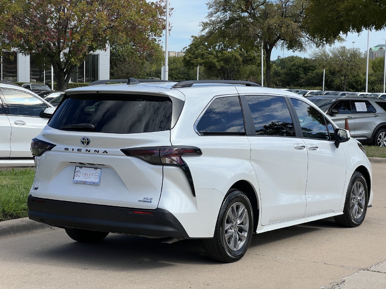 2023 Toyota Sienna 4