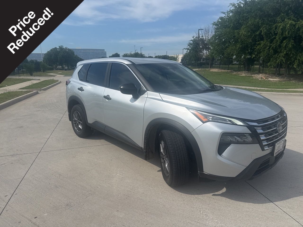 2024 Nissan Rogue S FWD's photo