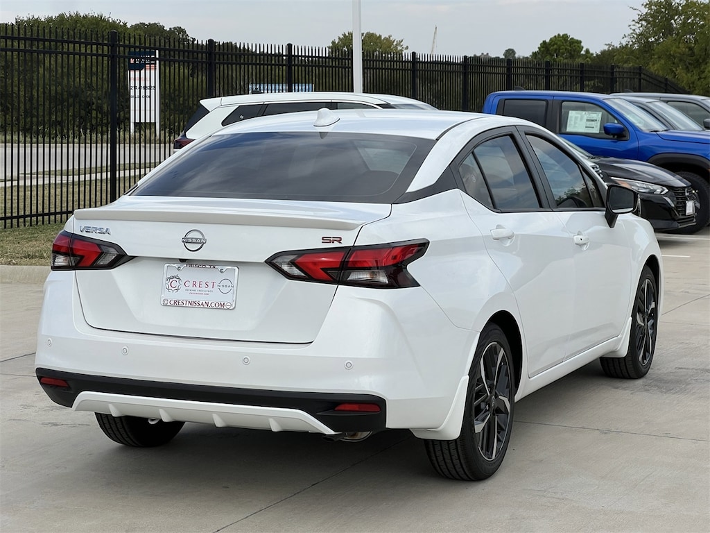 New 2025 Nissan Versa 1.6 SR Sedan