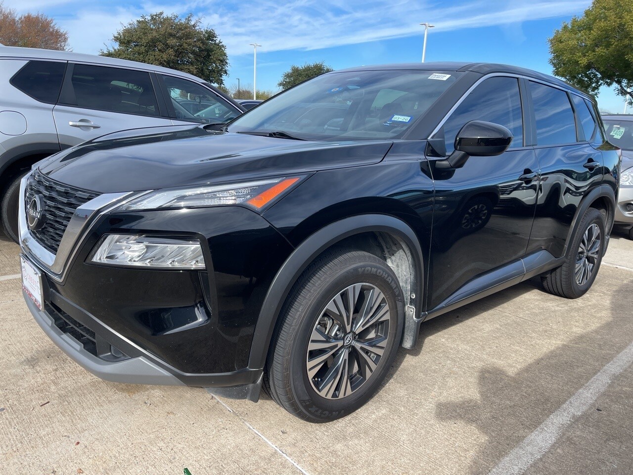 2023 Nissan Rogue SV photo 2