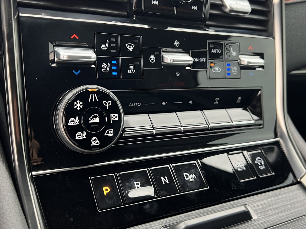 2026 Nissan Armada PRO-4X - Photo 12