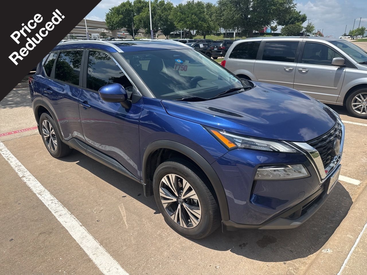 2023 Nissan Rogue SV FWD's photo