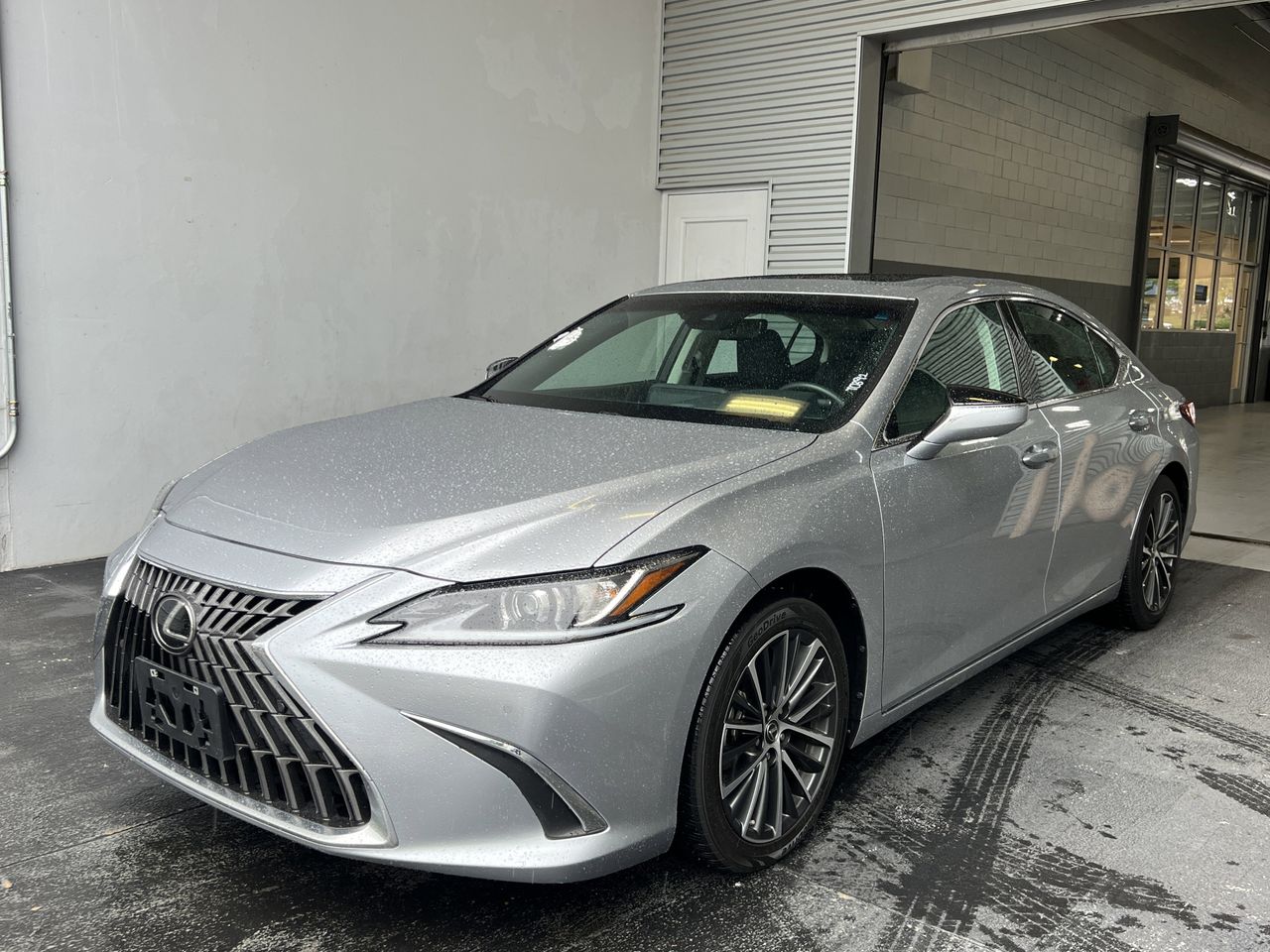 2024 Lexus ES 350 350's photo