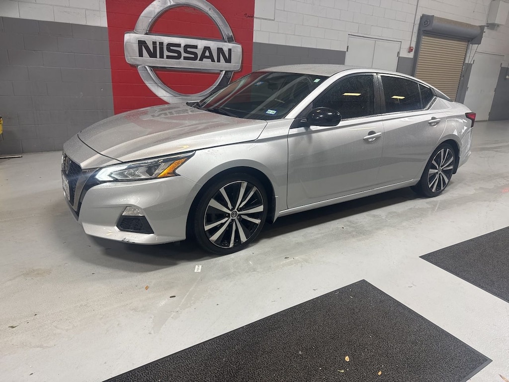 Used 2020 Nissan Altima 2.5 SR Sedan