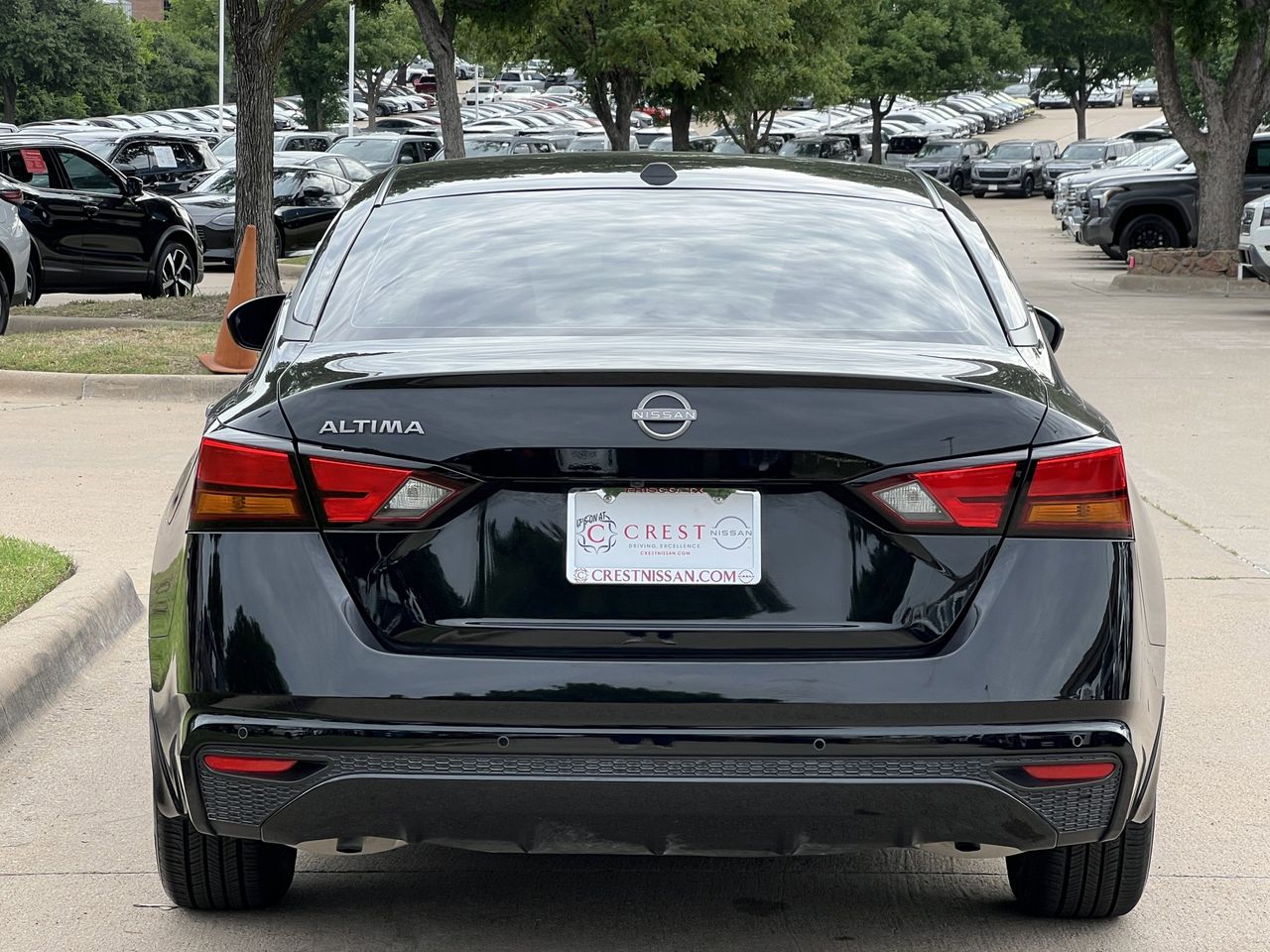 View vehicle photo 5