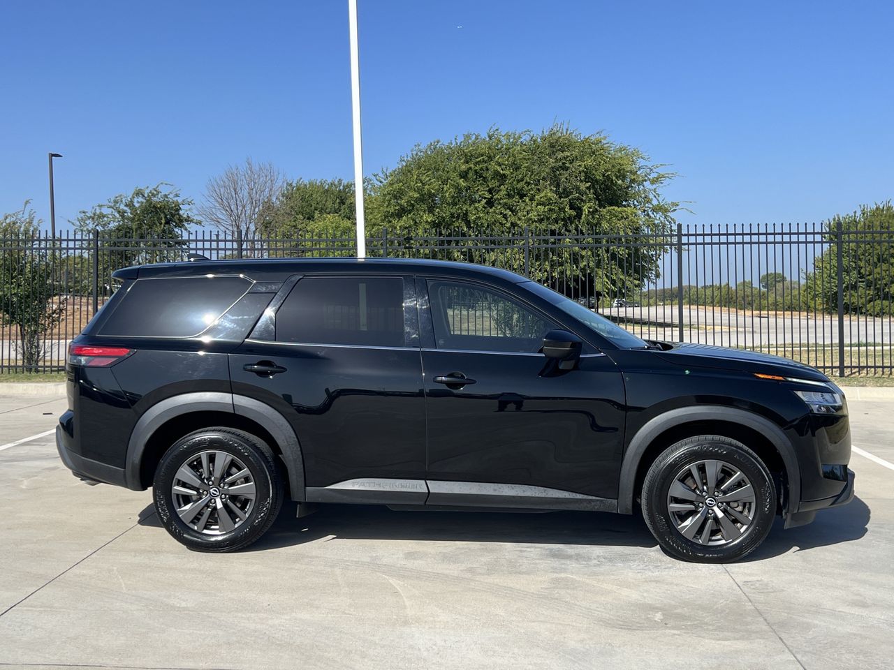 2022 Nissan Pathfinder 4