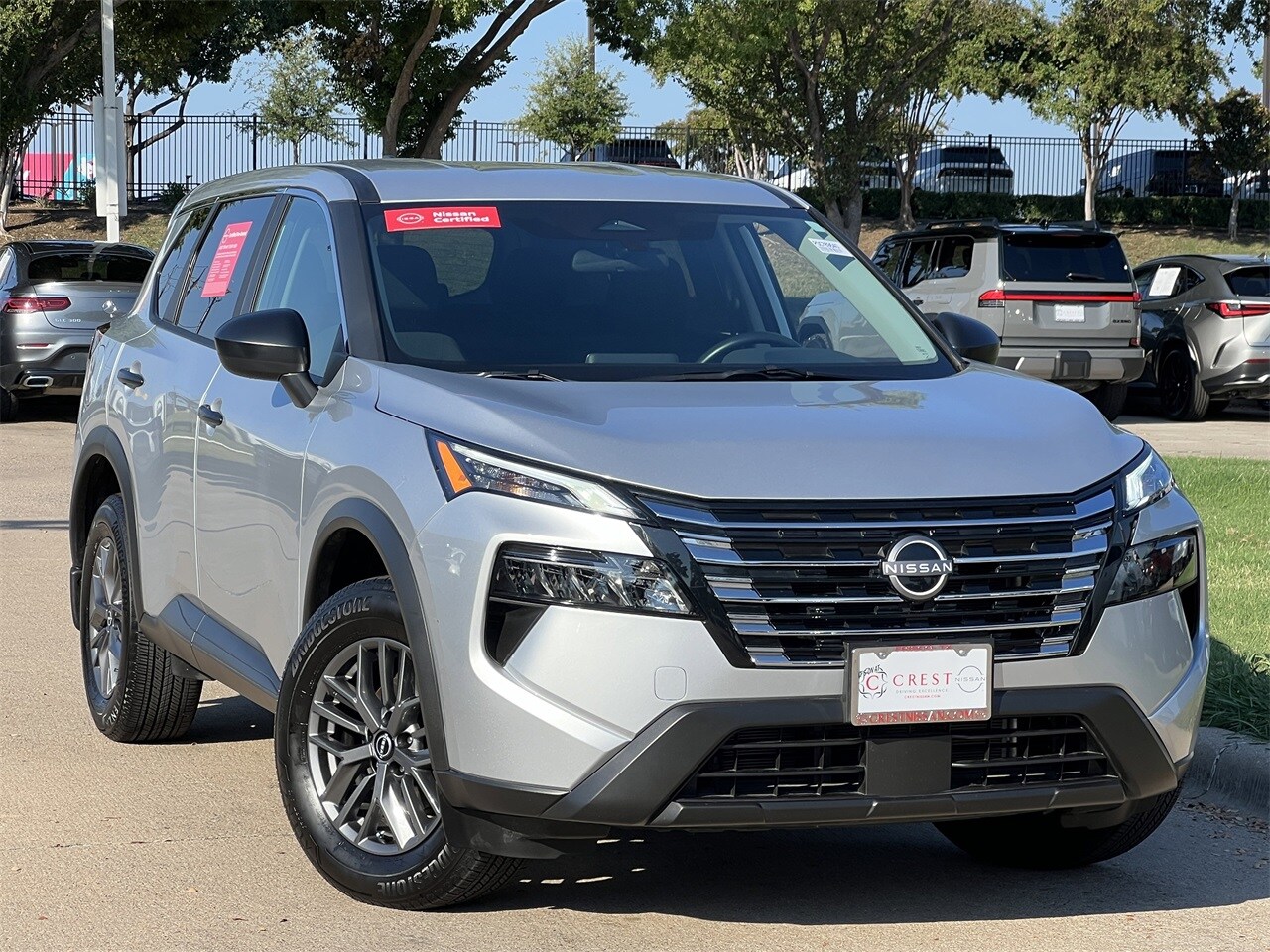 2025 Nissan Rogue S photo 2
